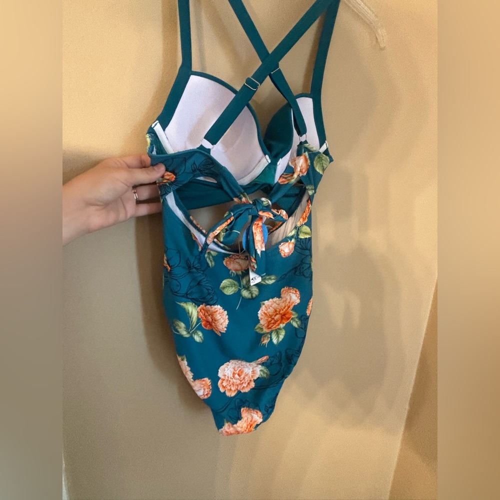NWT Cupshe women’s one piece swim halter with underwire Large - Picture 2 of 13